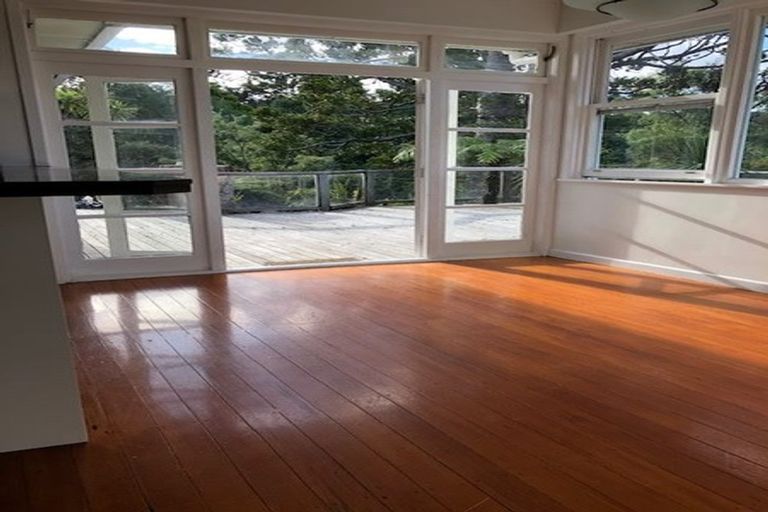 Photo of property in 7 Tinopai Road, Titirangi, Auckland, 0604