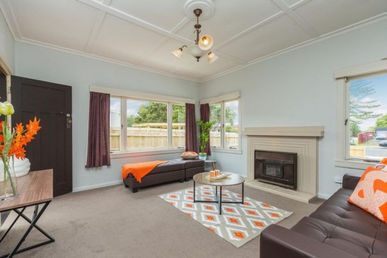 Photo of property in 18 Beihlers Road, Weymouth, Auckland, 2103