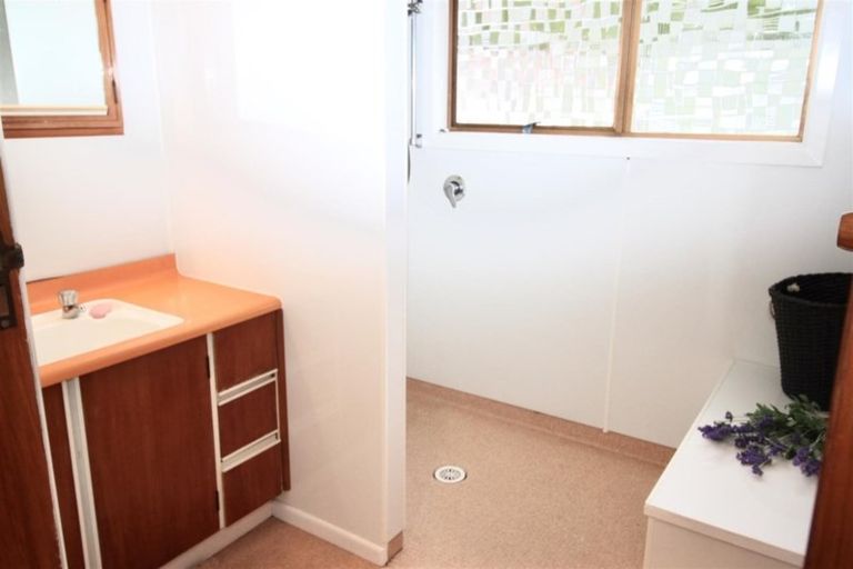 Photo of property in 6 Oxford Road, Lake Rotoma, Rotorua, 3074