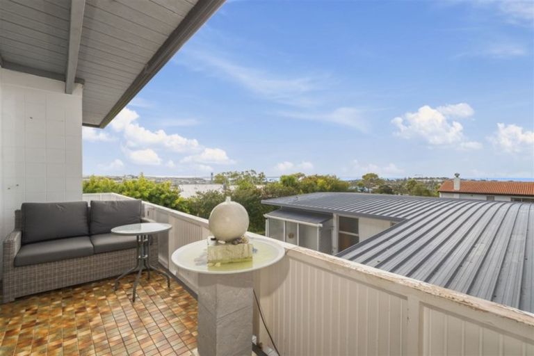 Photo of property in 1/30 Summit Drive, Torbay, Auckland, 0630