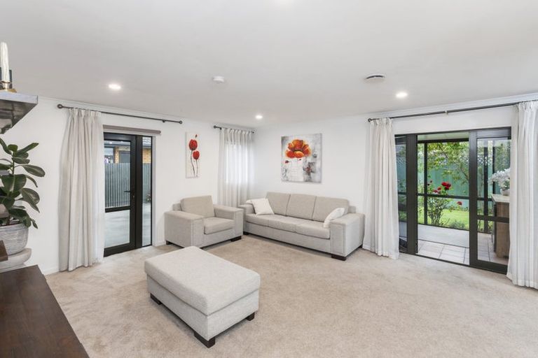 Photo of property in 2/17 Cunningham Place, Halswell, Christchurch, 8025