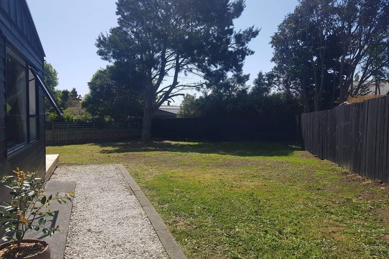 Photo of property in 19a Leaming Place, Clarks Beach, 2122