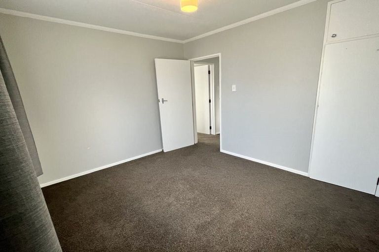 Photo of property in 27 Mokau Place, Terrace End, Palmerston North, 4410
