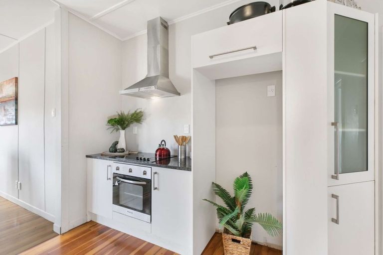 Photo of property in 96 Harris Street, Pukekohe, 2120