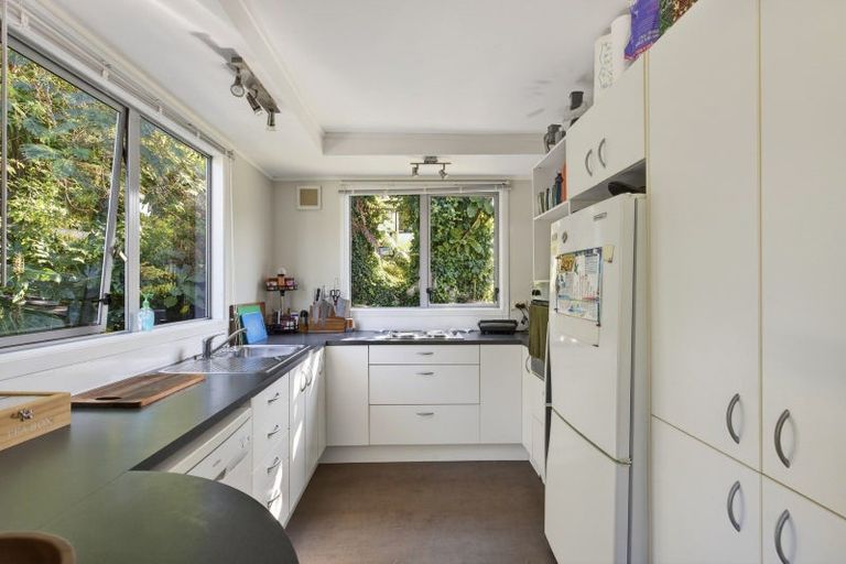 Photo of property in 8a Waterloo Place, Westown, New Plymouth, 4310