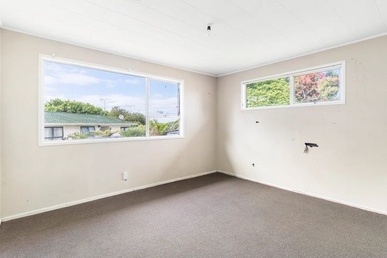Photo of property in 10 Siska Place, Wattle Downs, Auckland, 2103