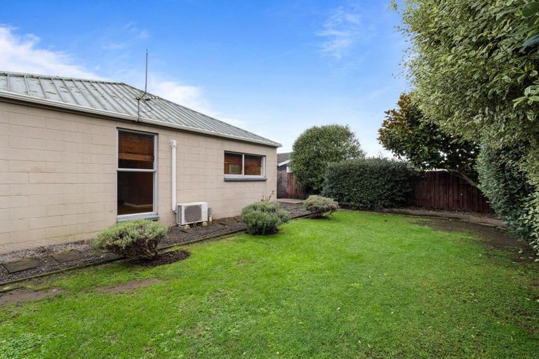 Photo of property in 2/73a Harewood Road, Papanui, Christchurch, 8053