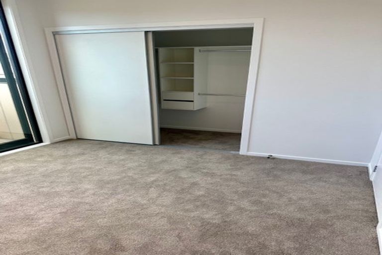 Photo of property in 10/19 Windlass Street, Long Bay, Auckland, 0630