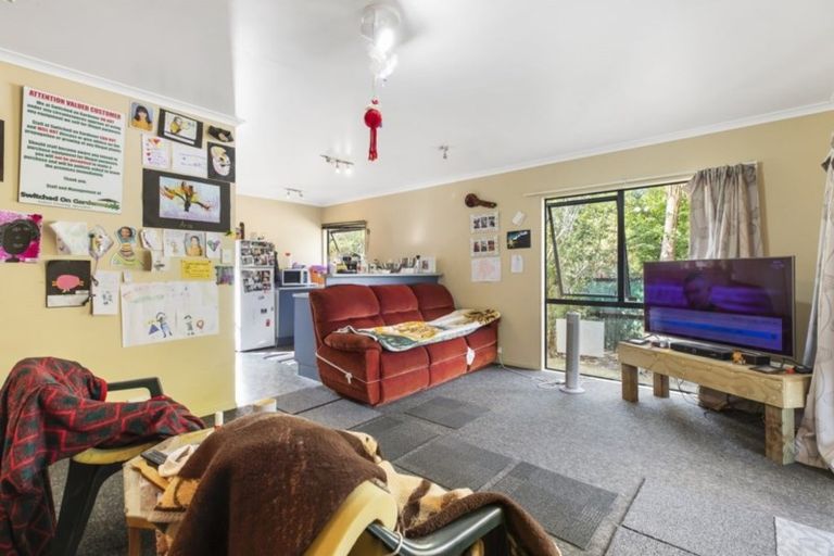 Photo of property in 42 Vina Place, Massey, Auckland, 0614