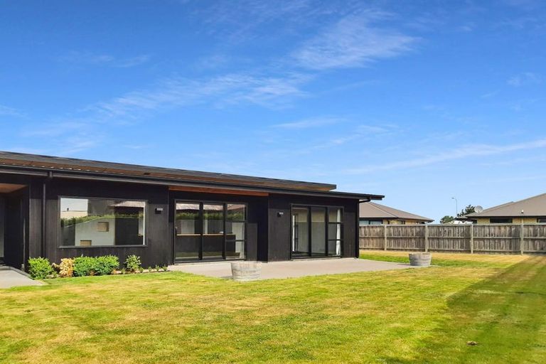 Photo of property in 6 Wyllie Place, Amberley, 7410