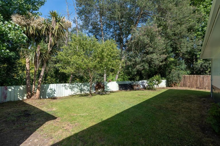 Photo of property in 21 Manor Place, Bader, Hamilton, 3206