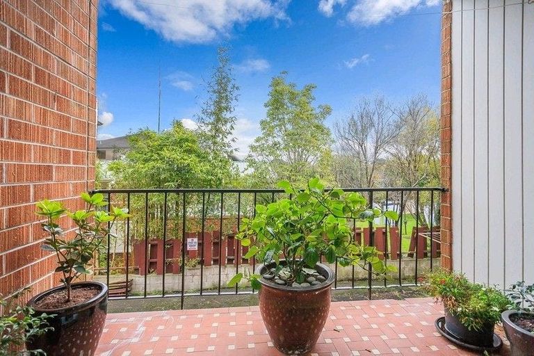 Photo of property in 17/83 Lake Road, Devonport, Auckland, 0622