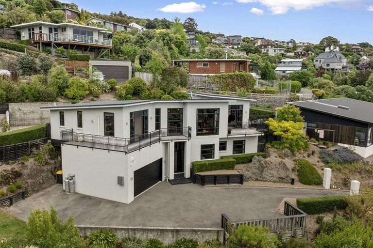 Photo of property in 16 Iles Lane, Cashmere, Christchurch, 8022