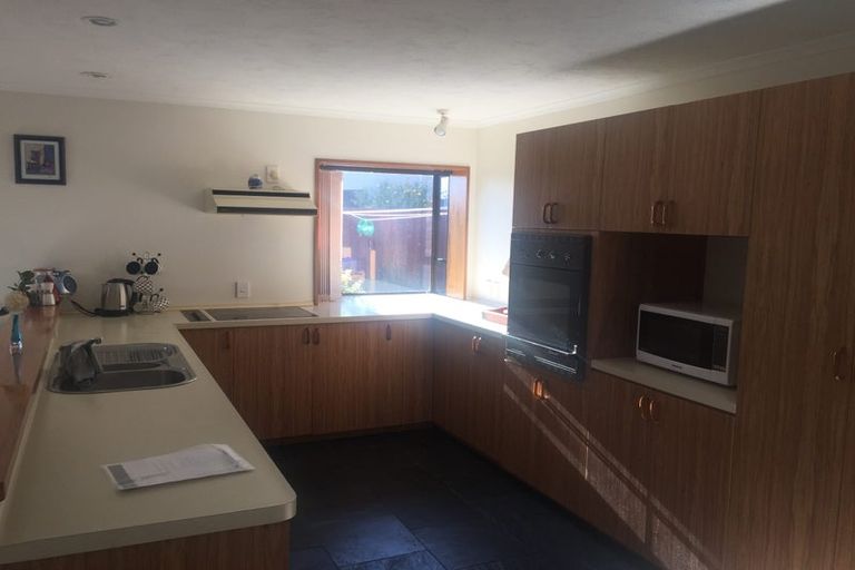 Photo of property in 12 Briarmont Street, Avondale, Christchurch, 8061