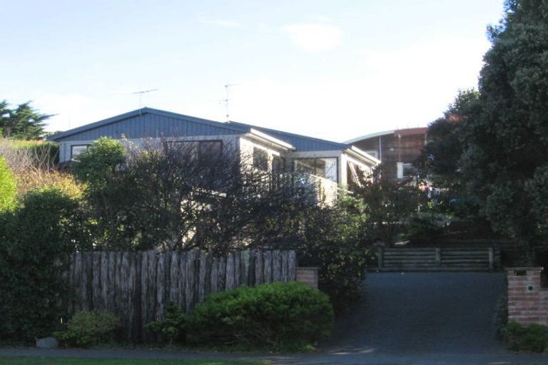 Photo of property in 167 Tutere Street, Waikanae Beach, Waikanae, 5036