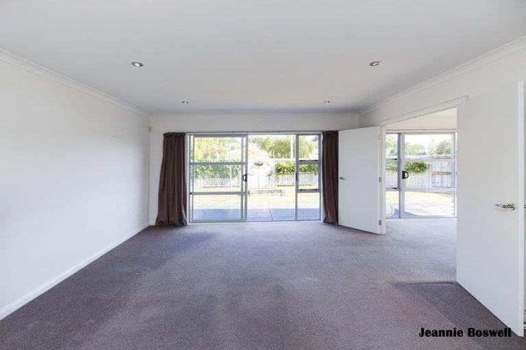Photo of property in 2 Millbrook Place, Ashhurst, 4810