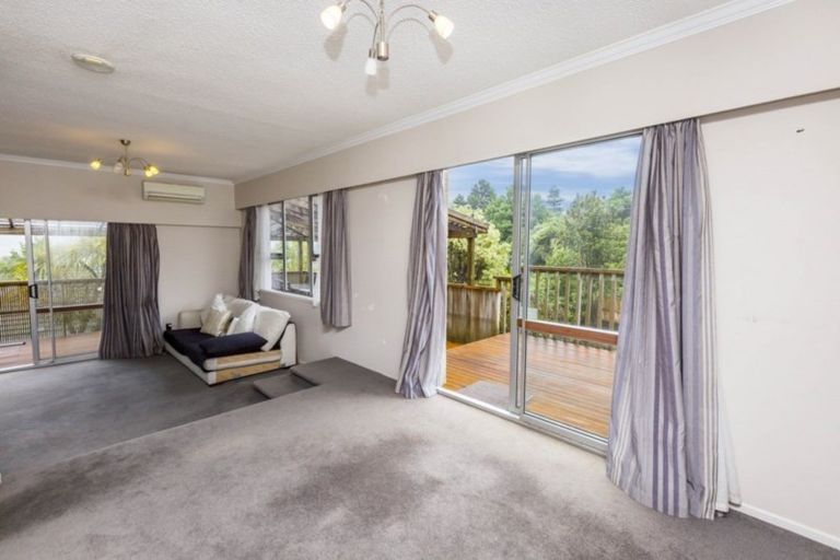 Photo of property in 4 Vista Crescent, Maoribank, Upper Hutt, 5018