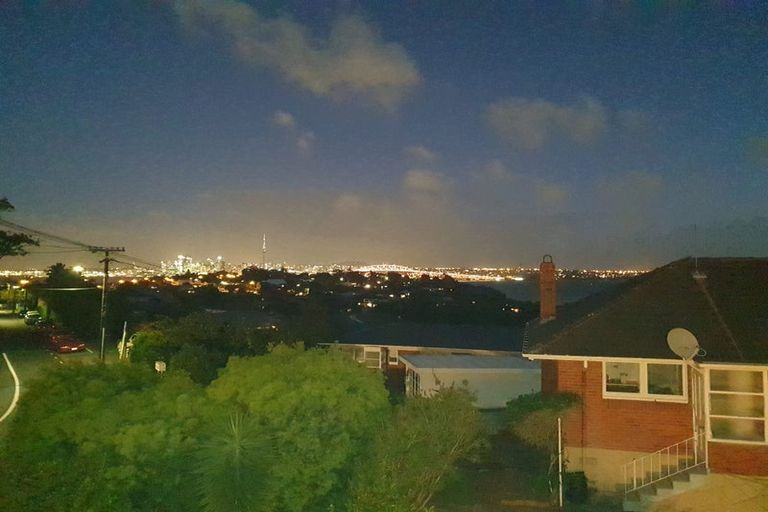 Photo of property in 1/62 Church Street, Northcote Point, Auckland, 0627