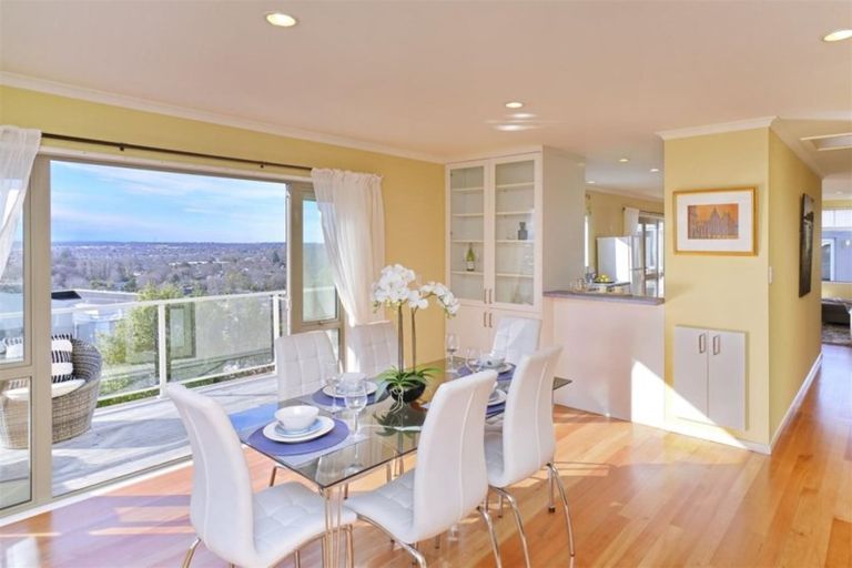 Photo of property in 18 Overdale Drive, Cashmere, Christchurch, 8022