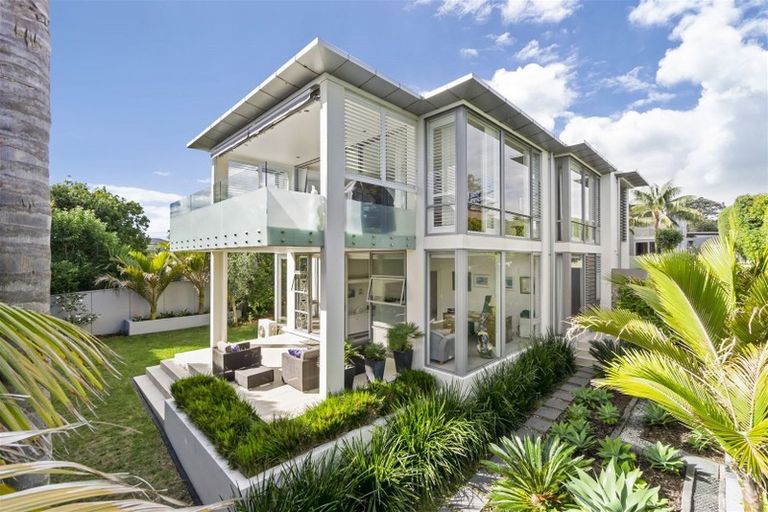 Photo of property in 17a Dodson Avenue, Milford, Auckland, 0620