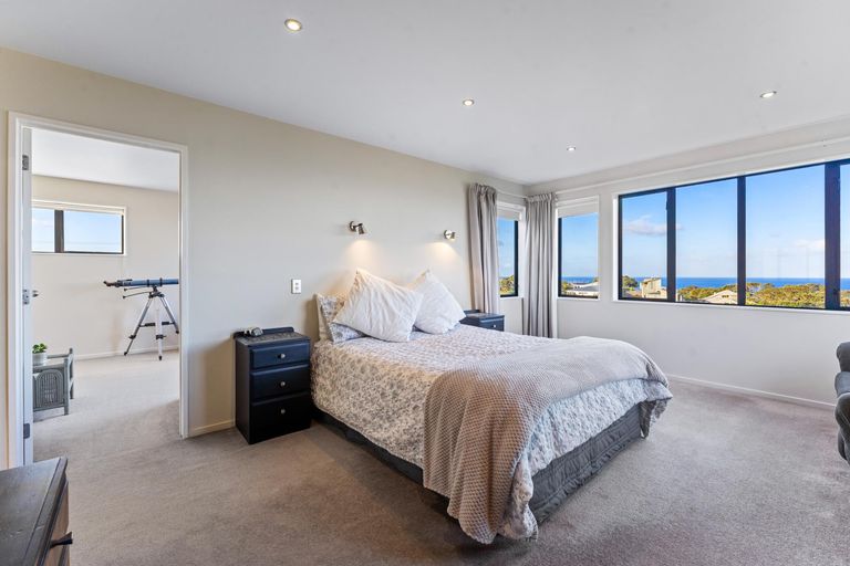 Photo of property in 68 Barrier View Road, Leigh, 0985