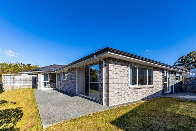Photo of property in 13 Breakwater Way, Whitby, Porirua, 5024