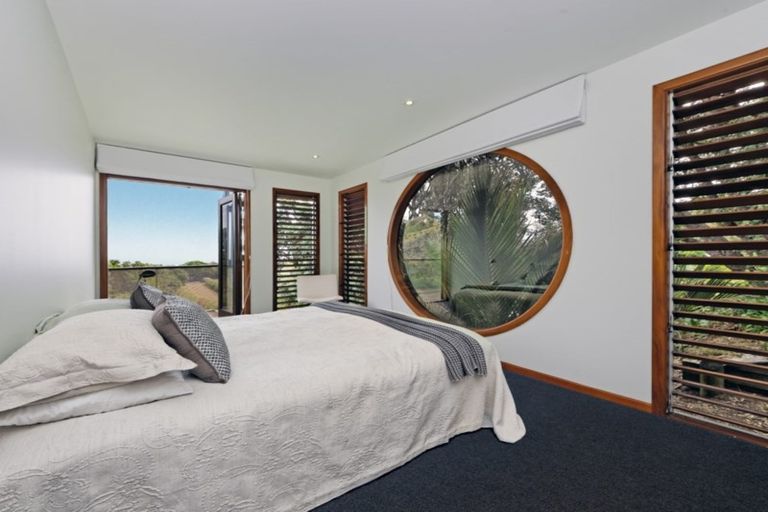 Photo of property in 87 Marine Parade North, Piha, 0772