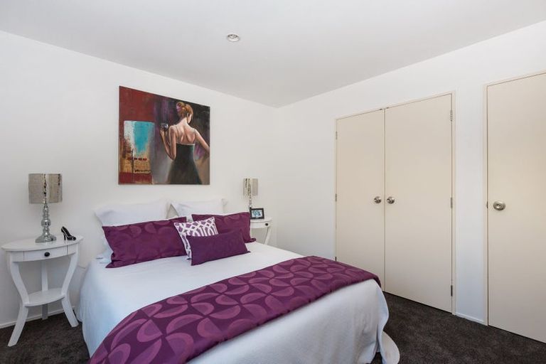 Photo of property in 9/44 Fields Parade, Oteha, Auckland, 0632