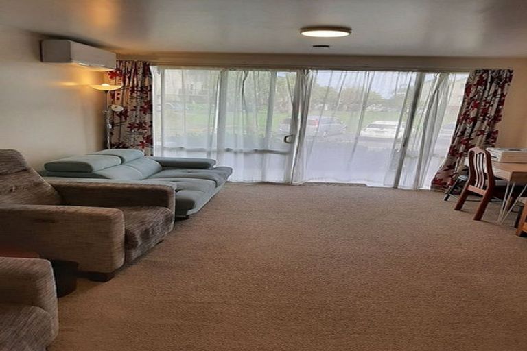 Photo of property in 2/1 Opito Way, East Tamaki, Auckland, 2013