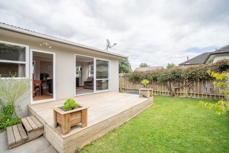 Photo of property in 110a Pahiatua Street, Hokowhitu, Palmerston North, 4410