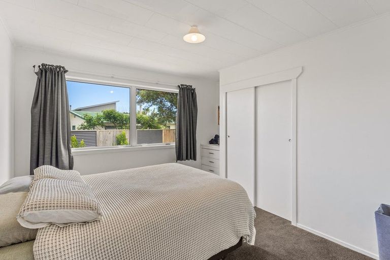 Photo of property in 16 Karaka Street, Otaki Beach, Otaki, 5512