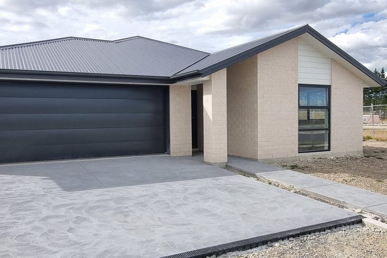 Photo of property in 93 Northmoor Boulevard, Rolleston, 7615