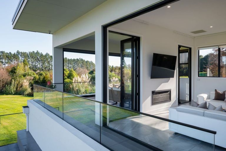 Photo of property in 2221 River Road, Horsham Downs, Hamilton, 3281