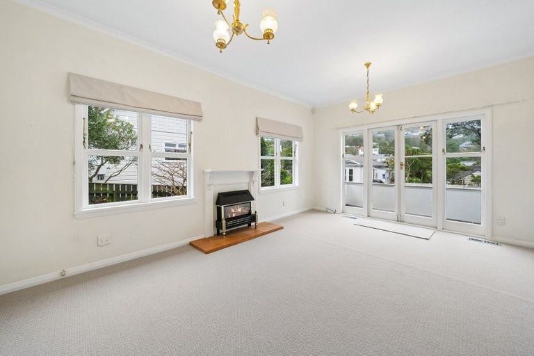 Photo of property in 6 Station Road, Khandallah, Wellington, 6035