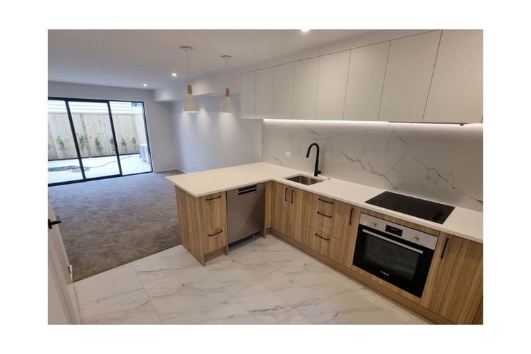 Photo of property in 3/23 Tudor Road, Henderson, Auckland, 0610