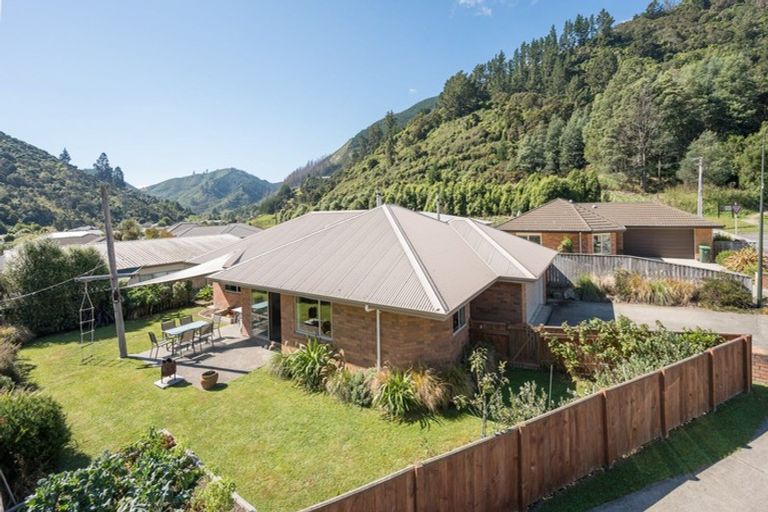 Photo of property in 4 Cummins Street, The Brook, Nelson, 7010