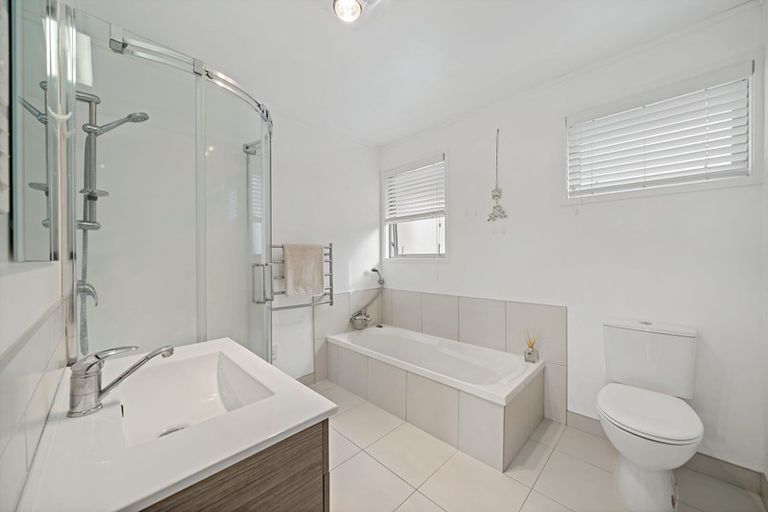 Photo of property in 76 Alabaster Drive, Papatoetoe, Auckland, 2025