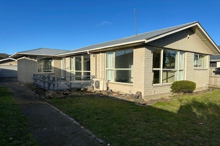 Photo of property in 102 Effingham Street, North New Brighton, Christchurch, 8083