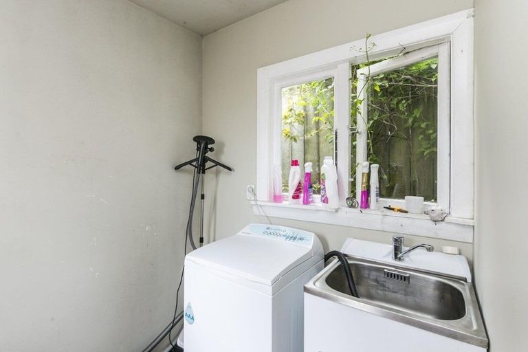 Photo of property in 2 Naughton Terrace, Kilbirnie, Wellington, 6022