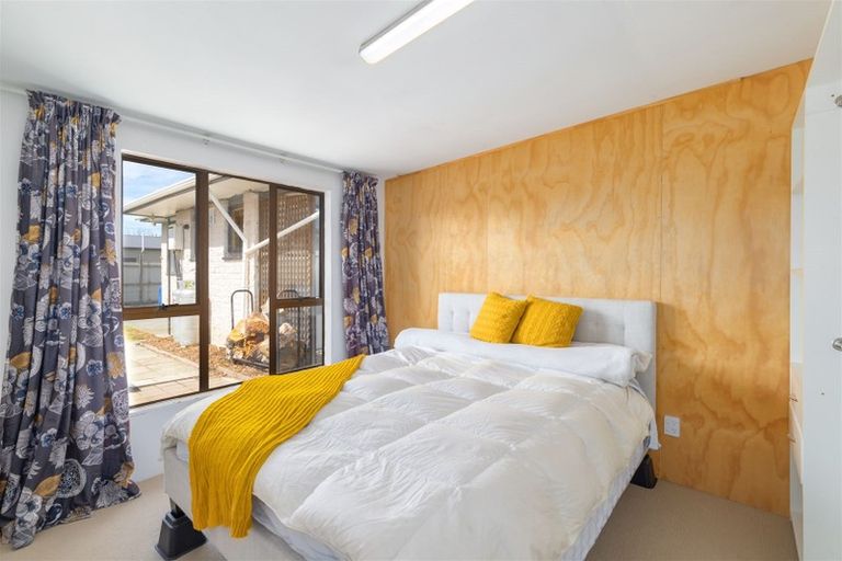 Photo of property in 121 Oakhampton Street, Hornby, Christchurch, 8042