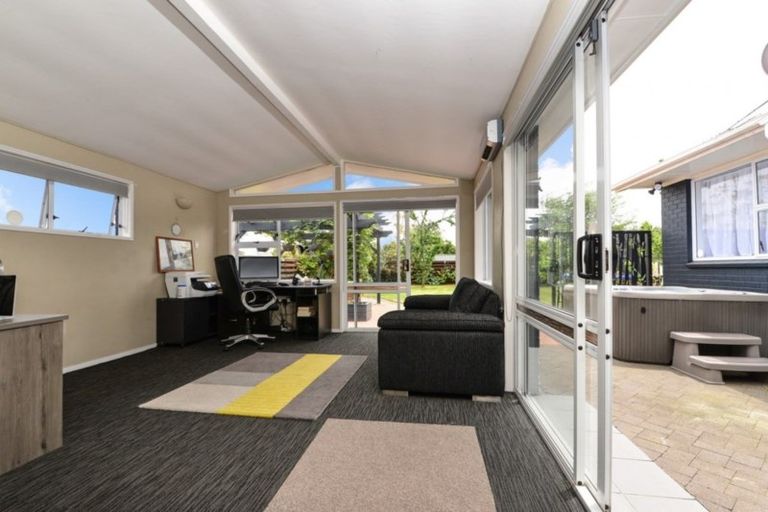 Photo of property in 3 Delamare Road, St Andrews, Hamilton, 3200