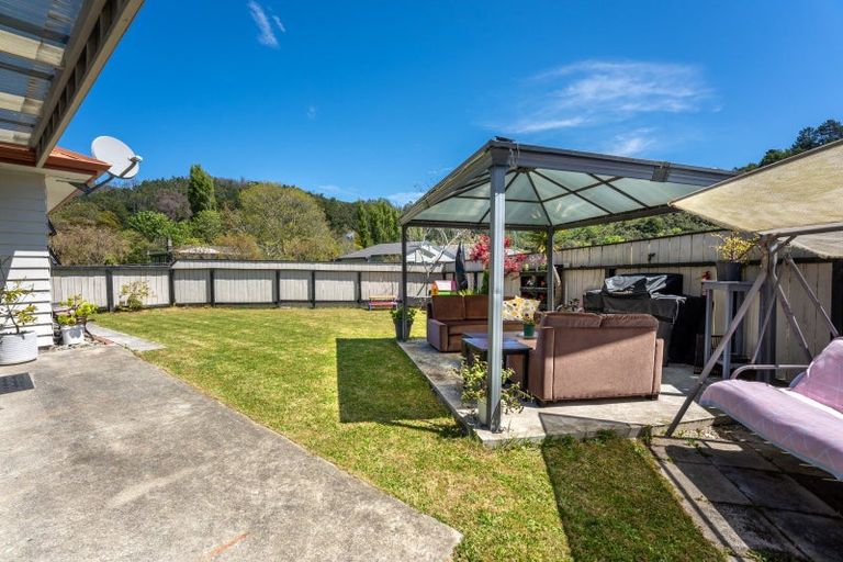 Photo of property in 6 Poppy Watts Grove, Stokes Valley, Lower Hutt, 5019