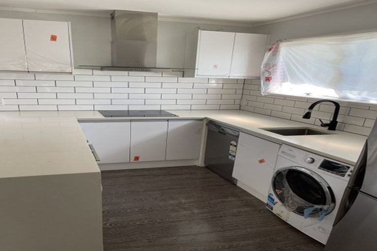 Photo of property in 44 Tamahere Drive, Glenfield, Auckland, 0629