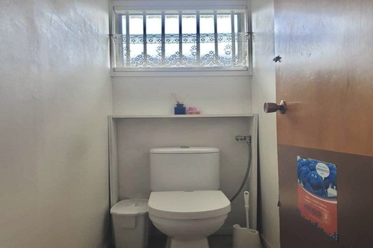 Photo of property in 190 Universal Drive, Henderson, Auckland, 0610