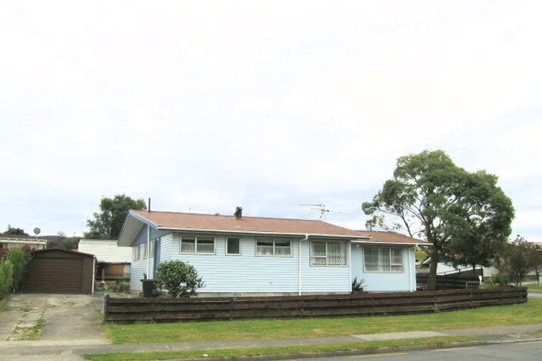 Photo of property in 83 Norana Road, Timberlea, Upper Hutt, 5018