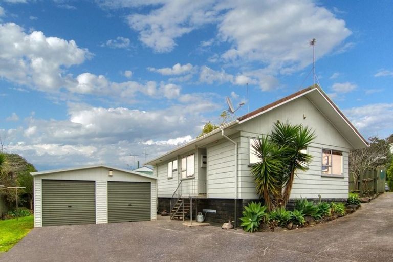 Photo of property in 16 Mile Place, Henderson, Auckland, 0612