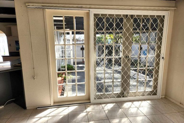 Photo of property in 23 Serrita Avenue, Sunnyhills, Auckland, 2010