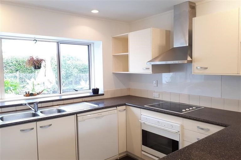 Photo of property in 22 Harbour Lights Close, West Harbour, Auckland, 0618