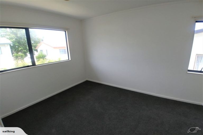 Photo of property in 9 Butia Avenue, Henderson, Auckland, 0612