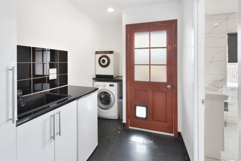 Photo of property in 27 Stevenson Road, Clarks Beach, 2122